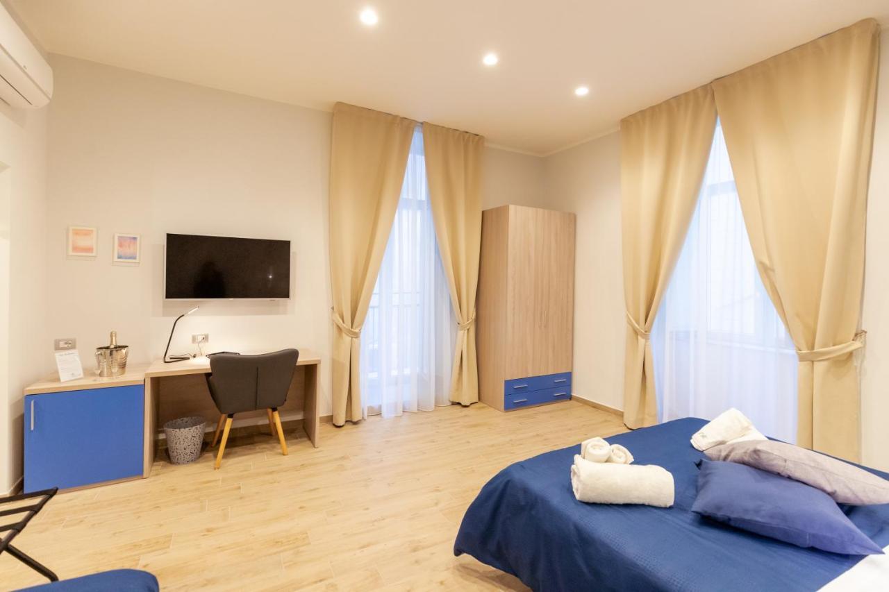 Toledo Rose Hotel เนเปิลส์ ภายนอก รูปภาพ